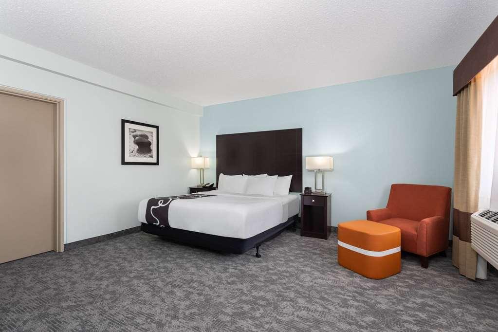 Отель La Quinta By Wyndham Bonita Springs Naples North Номер фото